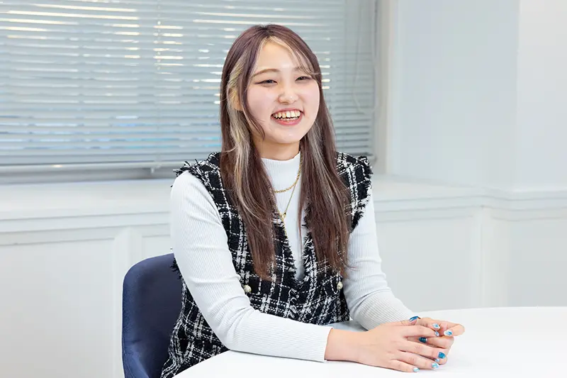 吉村 彩 氏