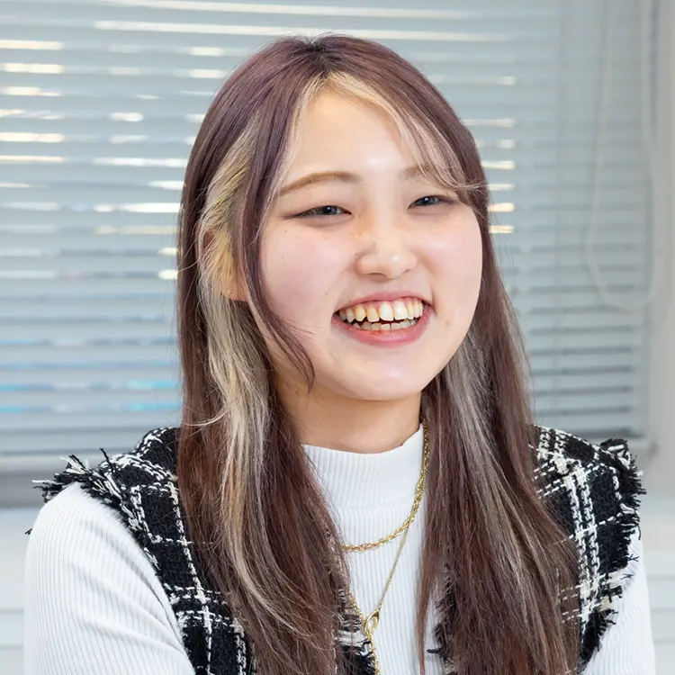 吉村 彩 氏