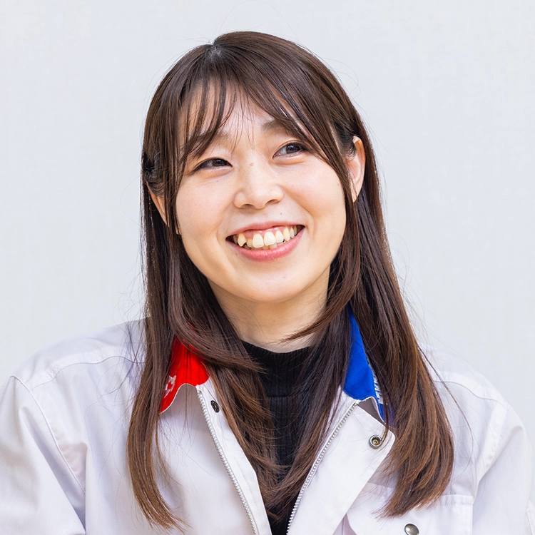 手塚 美帆 氏