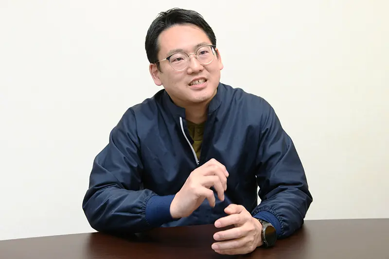 小山 宏樹 氏